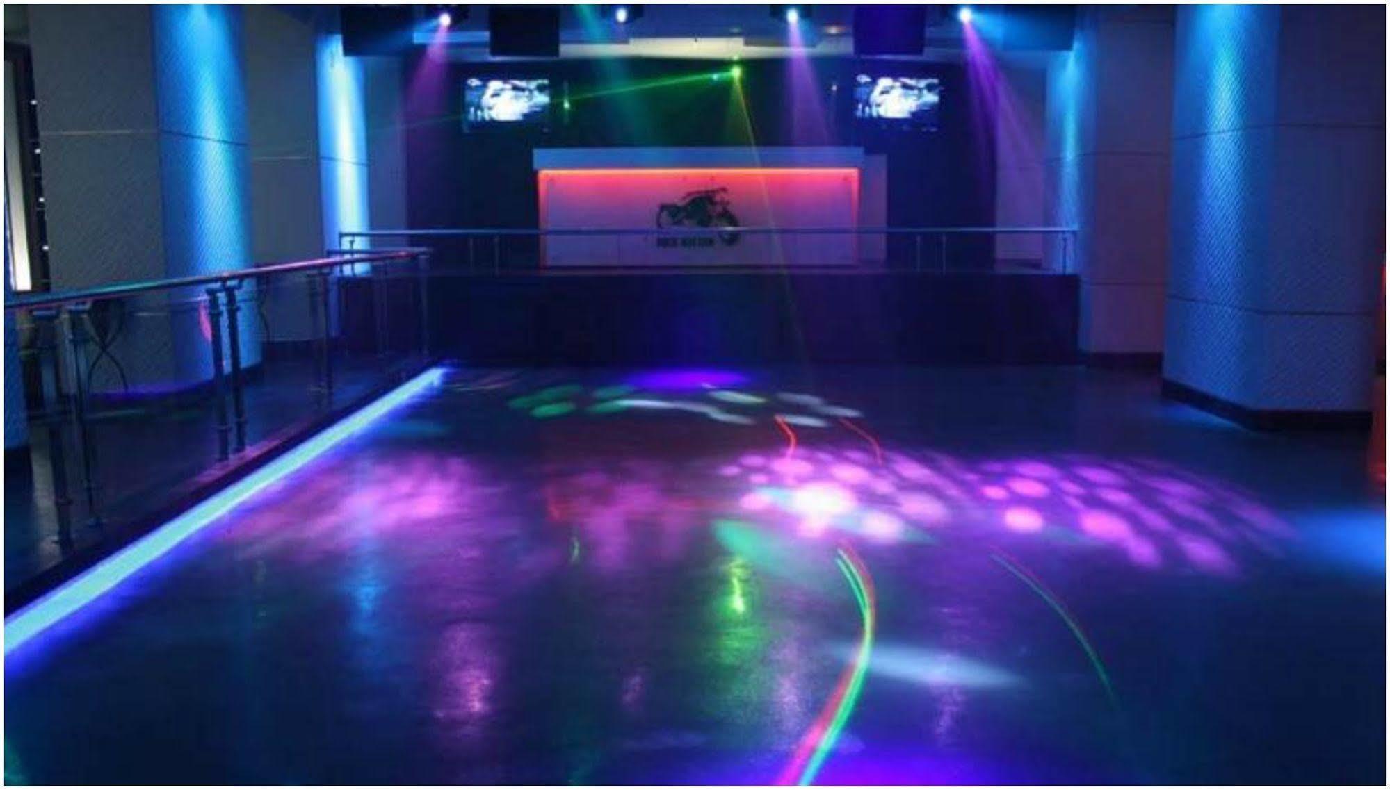 Ramee Guestline Hotel Juhu Mumbai Konforlar fotoğraf